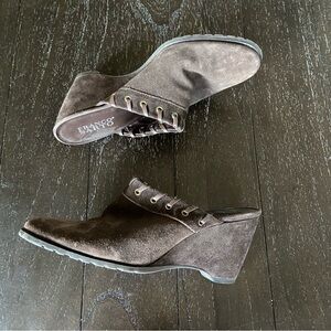 Franco Sarto Chocolate Brown Suede Leather Wedge Mules Clogs Size 8.5 Western‎